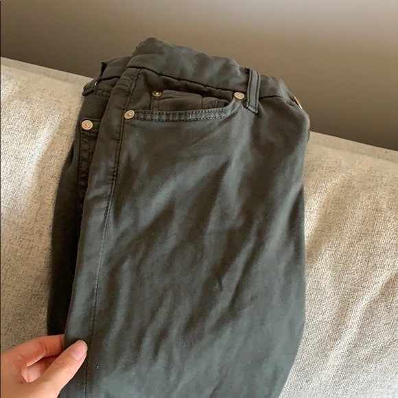 NEW UNWORN Skinny Jeans. (Gift with purchase) - Picture 4 of 7